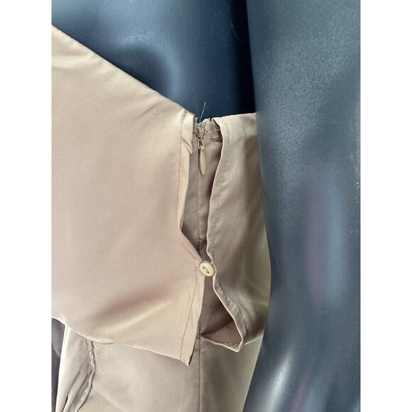 DO + BE Make a Toast Champagne One Shoulder Satin Drape Dress Size M NWT - Picture 7 of 13